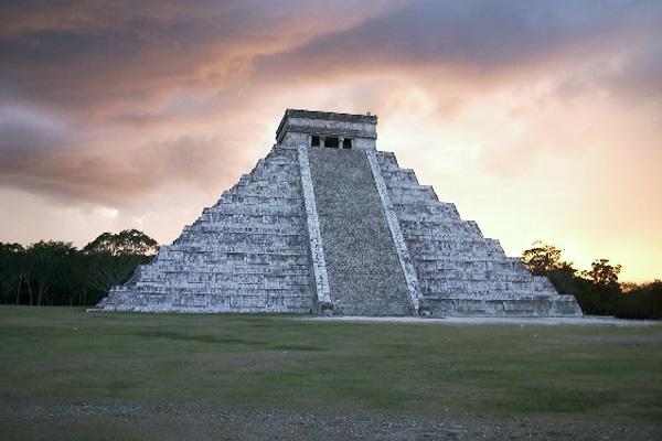 CHICHEN ITZA, YUCATAN, MEXICO - 1