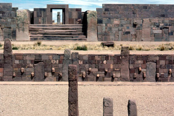 TIWANAKU-TIAHUANACO, BOLIVIA - 1